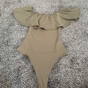 Streetwear Society ribbed Ruffle off the shoulder